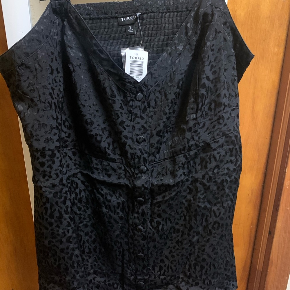 TORRID BLACK JACQUARD CAMI IN SIZE 3